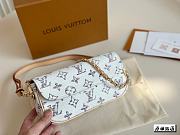 LV Wallet on Chain Ivy Size 23x12x4cm - 3