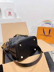 Louis Vuitton Bucket Black Bag Size 20 x 20 x 15 cm  - 4