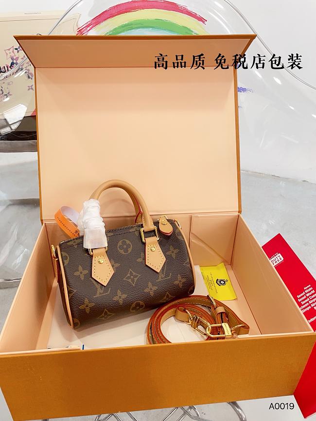 LV Speedy Bandoulière 20 Size 16 x10 x7.5 cm - 1