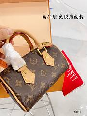 LV Speedy Bandoulière 20 Size 16 x10 x7.5 cm - 2
