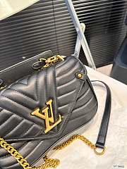 LV New Wave Chain Pochette Size 18 x 11 x 4cm - 5