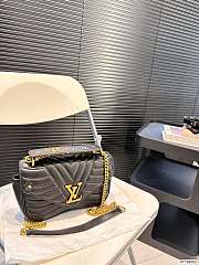 LV New Wave Chain Pochette Size 18 x 11 x 4cm - 3