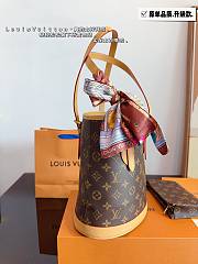 LV Pre-Owned 2001 Bucket PM Shoulder Bag Size 23x16x27cm - 2