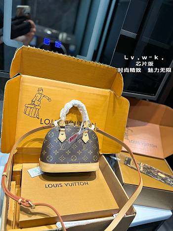 Sale Louis Vuitton Bag 64