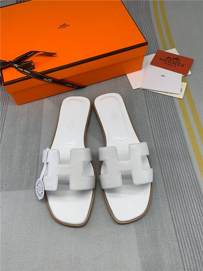 Hermes Oran Sandal White Leather - 1