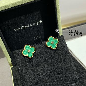 Van Cleef Earrings Gold Green 076#307