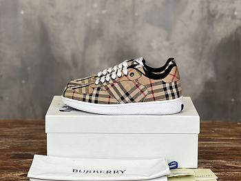 Burberry Check Terrace Sneakers Beige