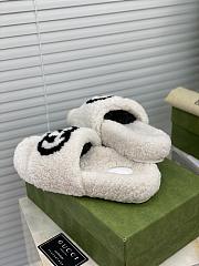 Gucci Slides Fur White - 4