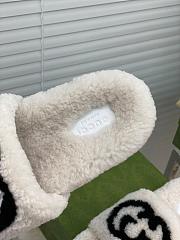 Gucci Slides Fur White - 3