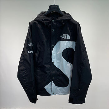 Supreme x The North Face 10