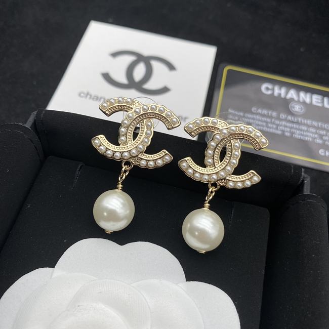 Chanel Earrings Gold 16 - 1