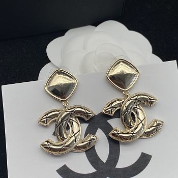 Chanel Earrings Gold 307