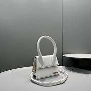 Jacquemus Crossbody Bag White Size 18x15.5x8CM - 5