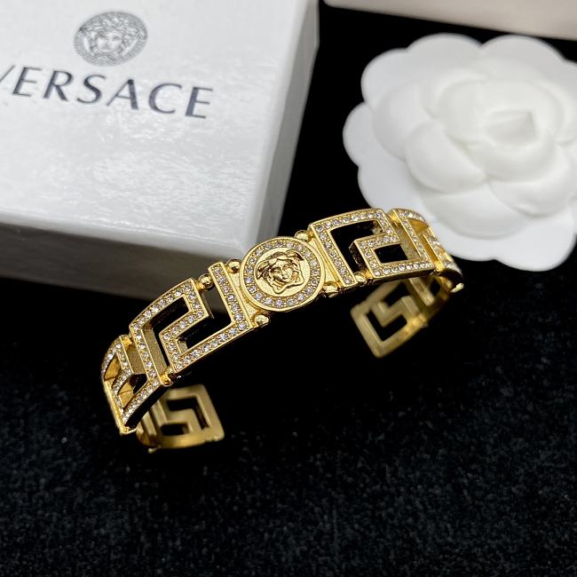 Versace Bracelet Gold 02 - 1