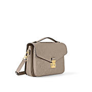 LV Pochette Métis Tourterelle Size 25 x 19 x 7 cm - 4