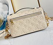 LV Pochette Metis M22942 Size 21×13×6CM - 3