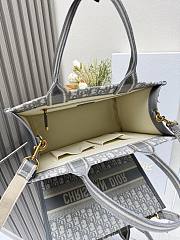 Dior Gray Embroidered Patchwork Size 36×28 cm - 2