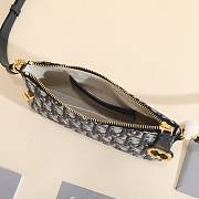 Dior Black and White Handbags B930291 Size 23x13x5cm - 2