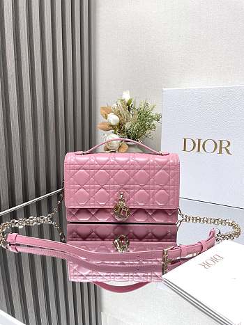Dior Handbag Pink Lambskin B930556 Size 24x14 x7cm