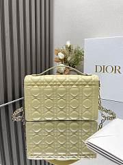 Dior Handbag Yellow Lambskin B930556 Size 24x14 x7cm - 4