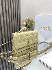Dior Handbag Yellow Lambskin B930556 Size 24x14 x7cm - 2