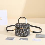 Dior Signature Vanity Bag in Blue Size 16x11x9cm - 1