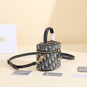 Dior Signature Vanity Bag in Blue Size 16x11x9cm - 4