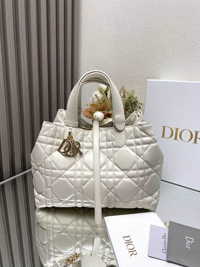 Dior Toujours Handbag White B930536 Size 28x19x21cm - 1