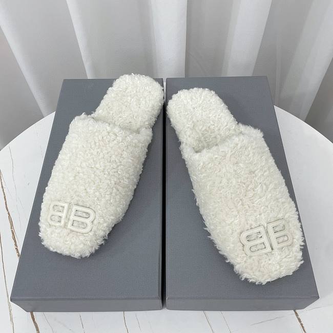 Balenciaga White Cosy BB Mule - 1