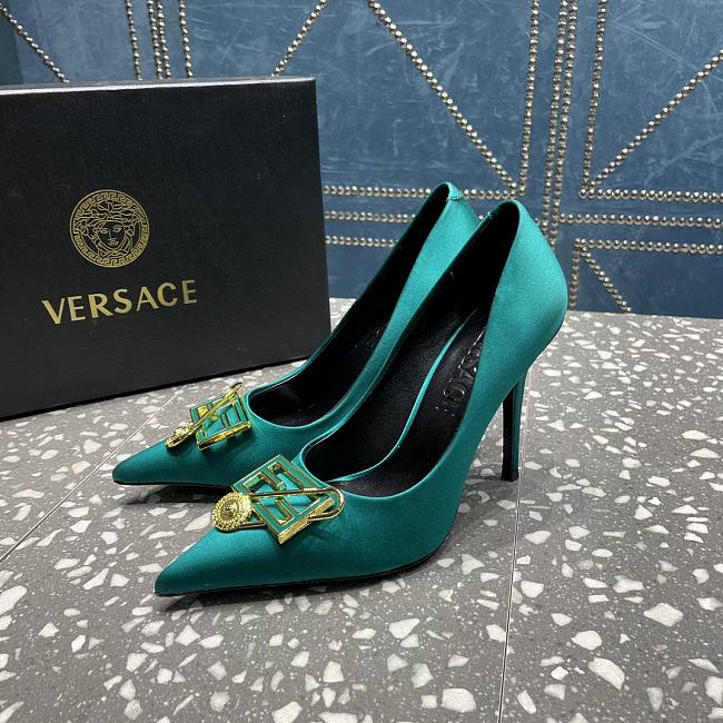 Versace Pointed Toe Jade Green Lacquer Leather Pumps - 1