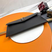 YSL Clutch Silver Black Grained Leather Size 27x16x2cm - 3