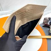 YSL Clutch Uptown Cream Crocodile Size 27x16x2cm - 5