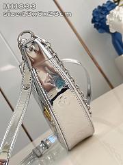 LV Loop Silver Bag M11833 Size 23x13x6cm - 4