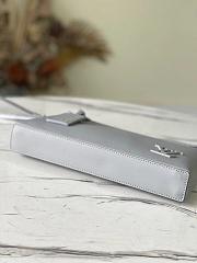 LV POCHETTE IPAD M69836 Size 30x22x5CM - 3