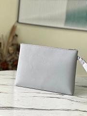 LV POCHETTE IPAD M69836 Size 30x22x5CM - 5