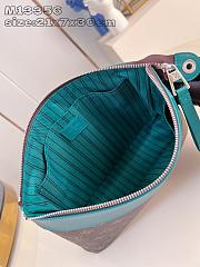 LV Pochette Voyage Souple M13199 Size 30x21x7cm - 4