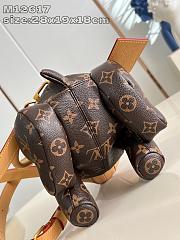 LV Pooch Bag M12617 Size 28x19x18CM - 2