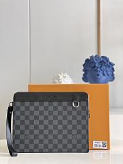 LV STANDING POUCH N64612 Size 27x21x5CM - 2