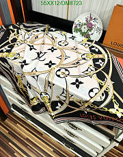 Louis Vuitton White Silk Scarf DM8723 Size 90x90CM - 4
