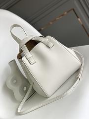 Loewe Hammock Nugget White Size 20x18x20cm - 3