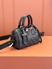 LV Speedy Bandoulière 18 Black Size 18x12x10cm - 4