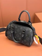 LV Speedy Bandoulière 18 Black Size 18x12x10cm - 2