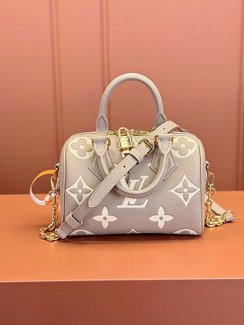 LV Speedy Bandoulière Monogram 20 Beige Size 20x13x12cm