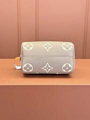 LV Speedy Bandoulière Monogram 20 Beige Size 20x13x12cm - 6