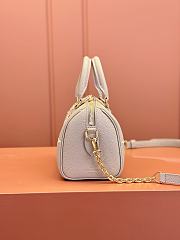LV Speedy Bandoulière Monogram 20 Beige Size 20x13x12cm - 2
