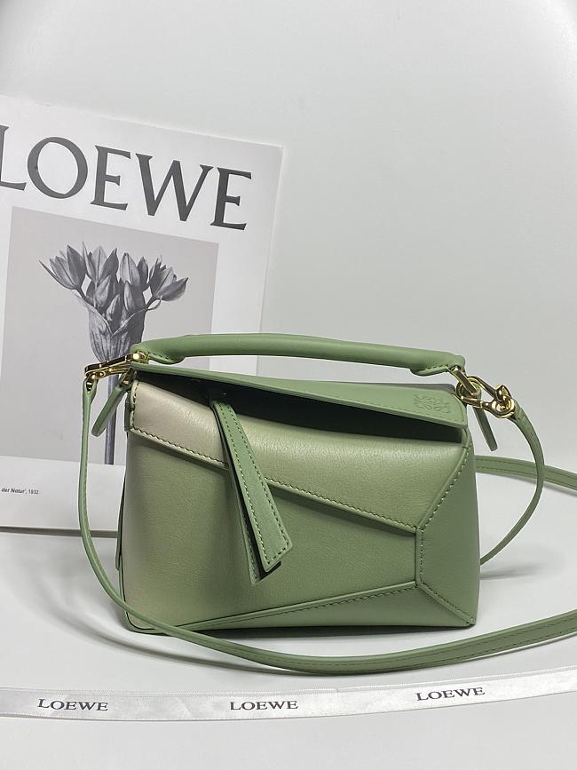 Loewe Puzzle 2022 Green Bag Size 18x12.5x8CM - 1