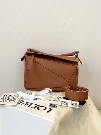 Loewe Puzzle Crossbody Bag Brown Size 24x16x10CM