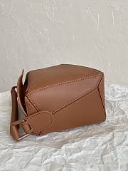 Loewe Puzzle Crossbody Bag Brown Size 24x16x10CM - 2