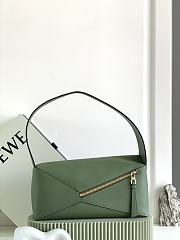Loewe Puzzle Hobo Bag Green Size 28x10x5CM - 5