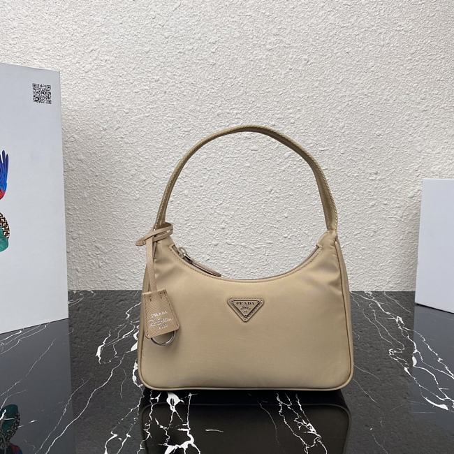 Prada Beige Re-Edition 2000 Re-Nylon 23x13x5cm - 1